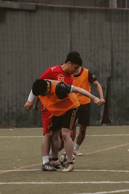 中国足协：谢丽君将成国内首位执裁男足顶级职业联赛的女子裁判员.